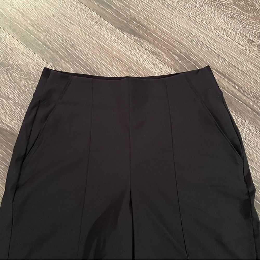 Athleta Brooklyn Bermuda shorts - Picture 5 of 7